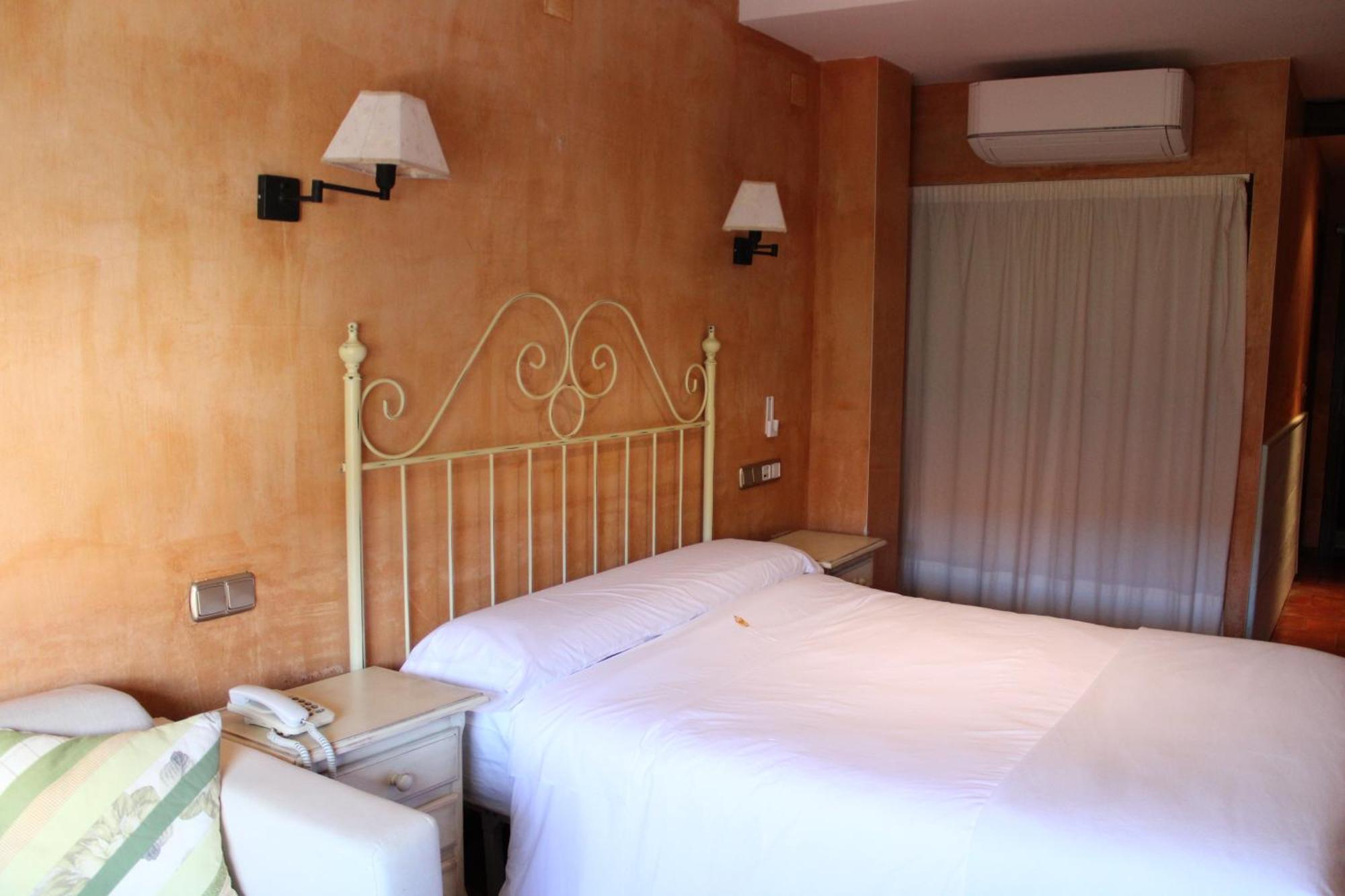 Hotel Rural Carlos I Garganta la Olla Zewnętrze zdjęcie